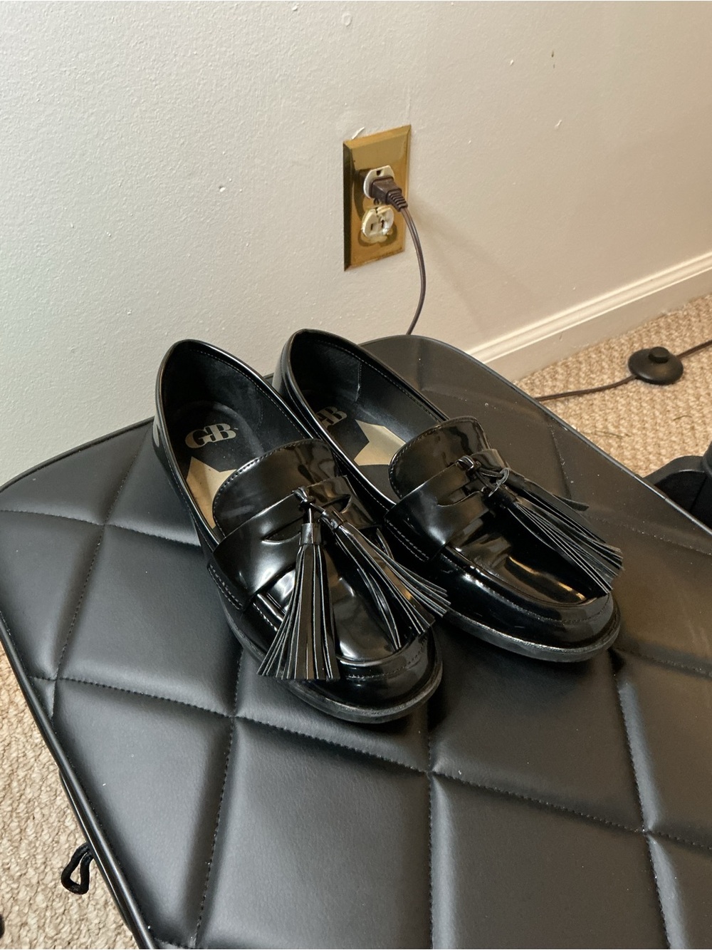 GB Women’s Black Patent Tassel Loafers Size 6.5